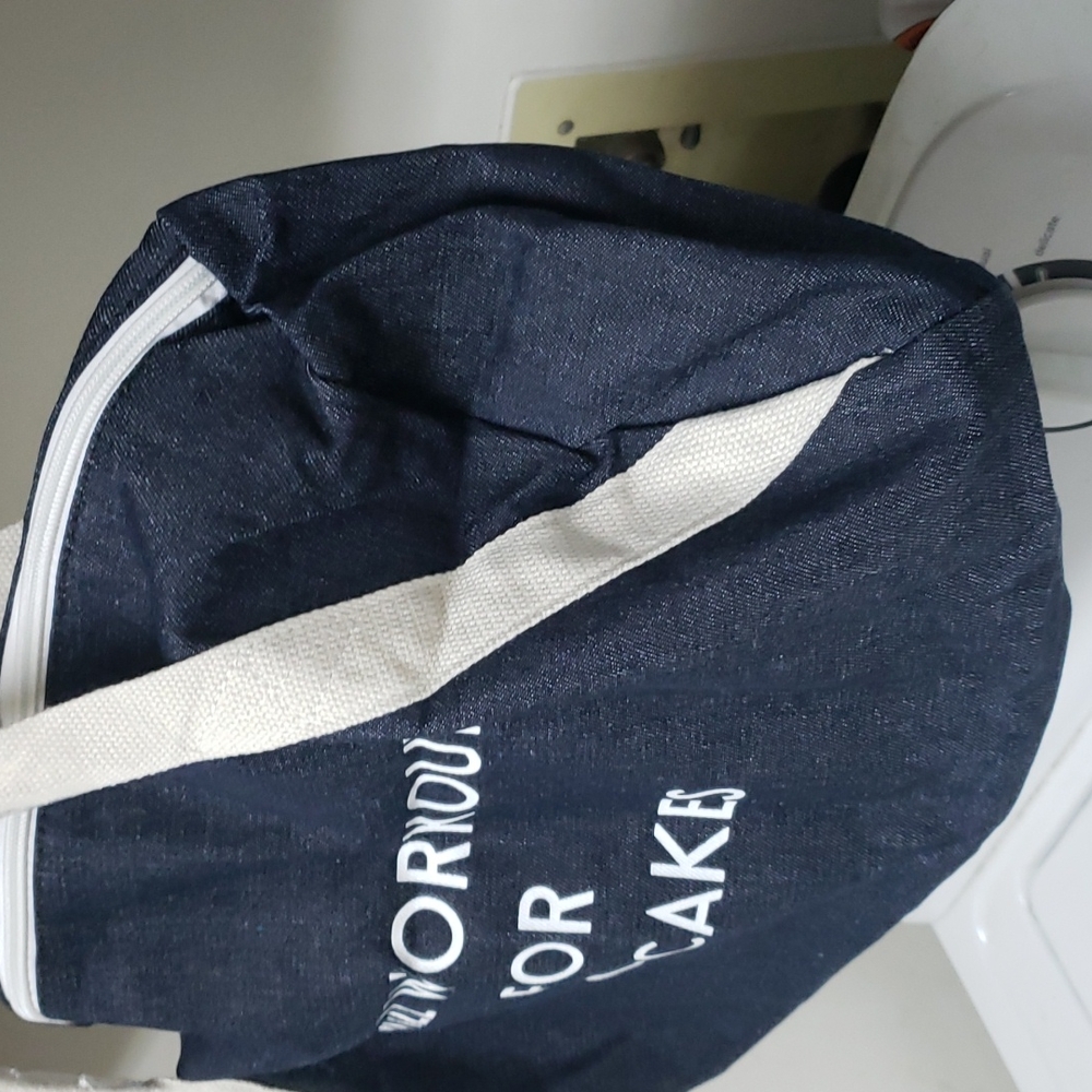 Gym Bag - Picture 4 of 6